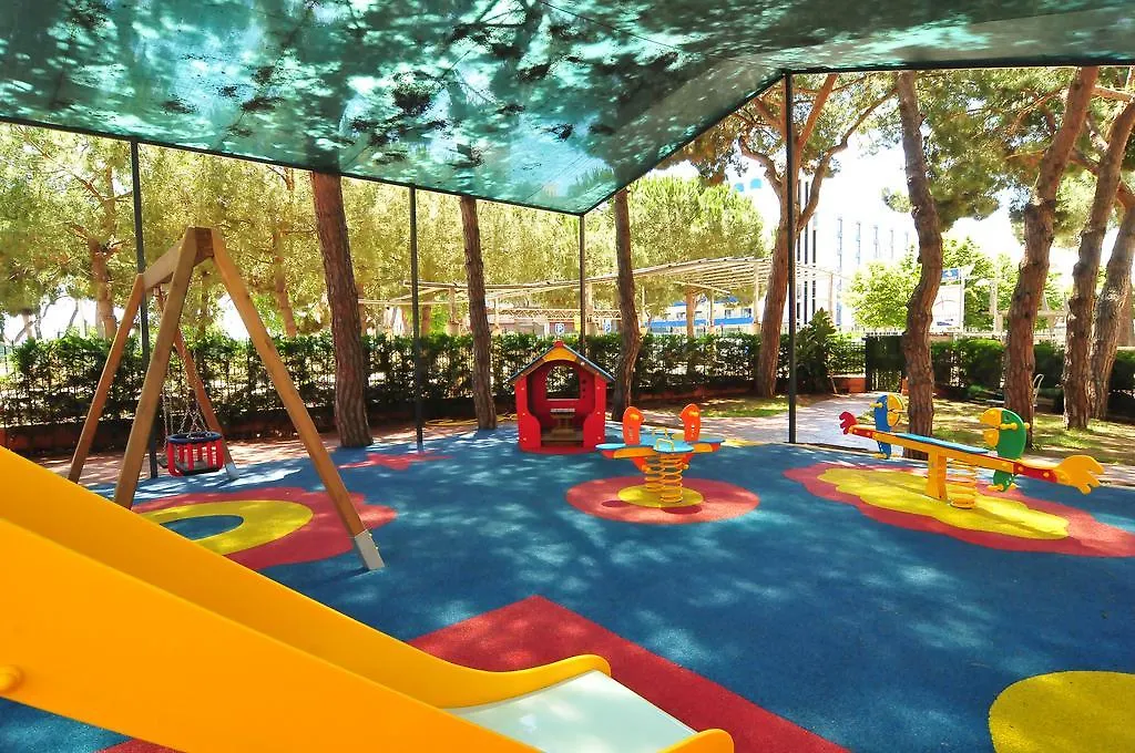 Homeholidaysrentals Aqua Santa Susanna Spain